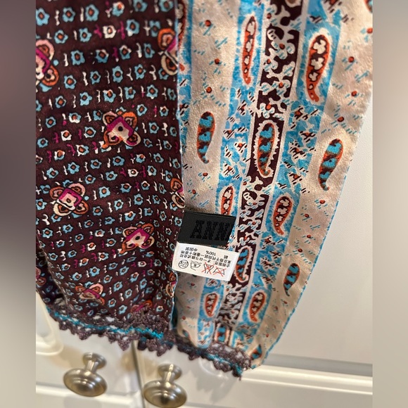 Anna Sui Silk Reversible Scarf Great Condition - Picture 4 of 4